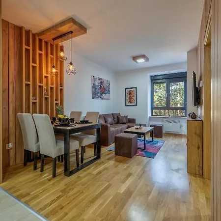 Maska Apartment