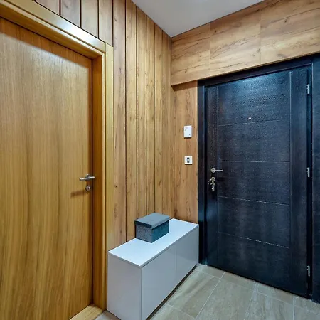 Maska Apartment *