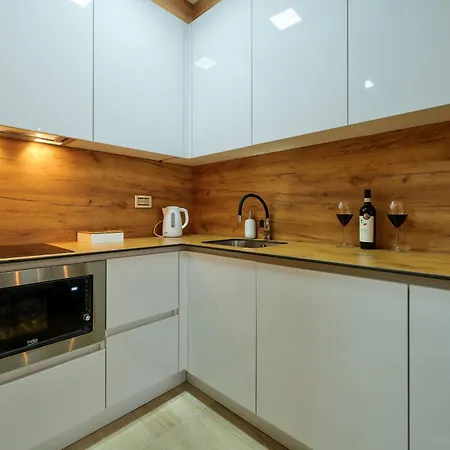 Maska Apartment